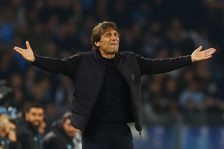Antonio Conte, técnico del Nápoles