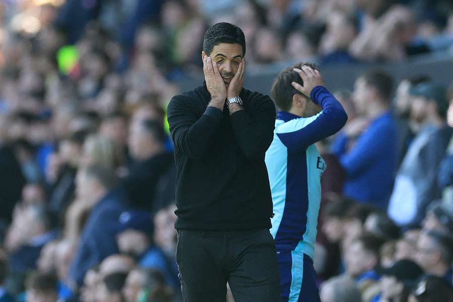 Mikel Arteta disperato durante Everton-Arsenal