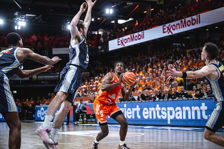 Rasta Vechta liegt nun mit 1:2 in der Best-of-five-Serie vorne Rasta Vechta liegt nun mit 1:2 in der Best-of-five-Serie vorne