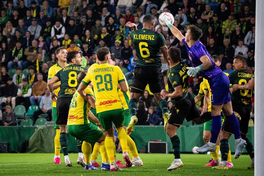 GKS Katowice pokonany po powrocie do Europy, ale wciąż z szansą na awans GKS Katowice pokonany po powrocie do Europy, ale wciąż z szansą na awans