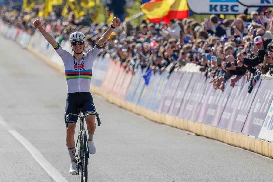 Pogačar opäť vyhral preteky Okolo Flámska.