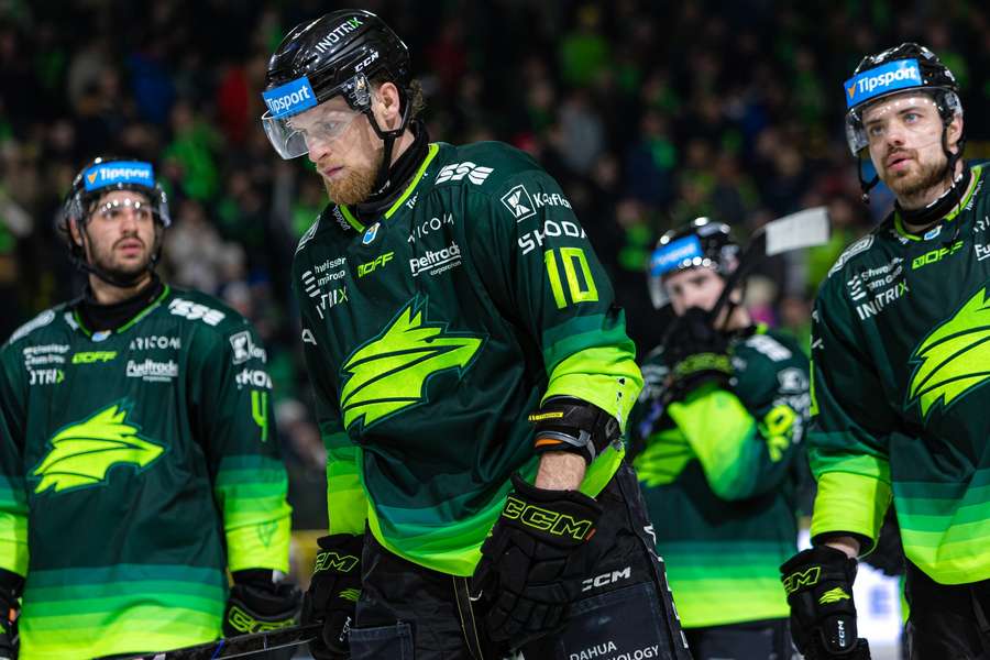 Mucha a spol. v bojoch o titul končia.