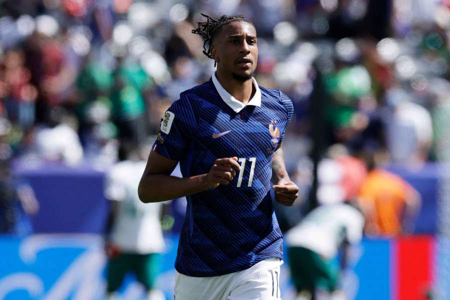 Michael Olise verzaubert nach der Bundesliga nun auch die WM-Bühne. Michael Olise verzaubert nach der Bundesliga nun auch die WM-Bühne.