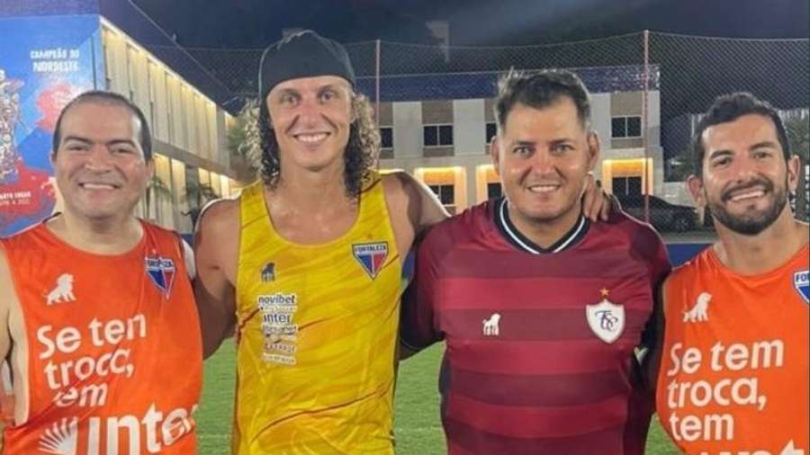 Paz (esq.), do Fortaleza, com o reforço David Luiz Paz (esq.), do Fortaleza, com o reforço David Luiz