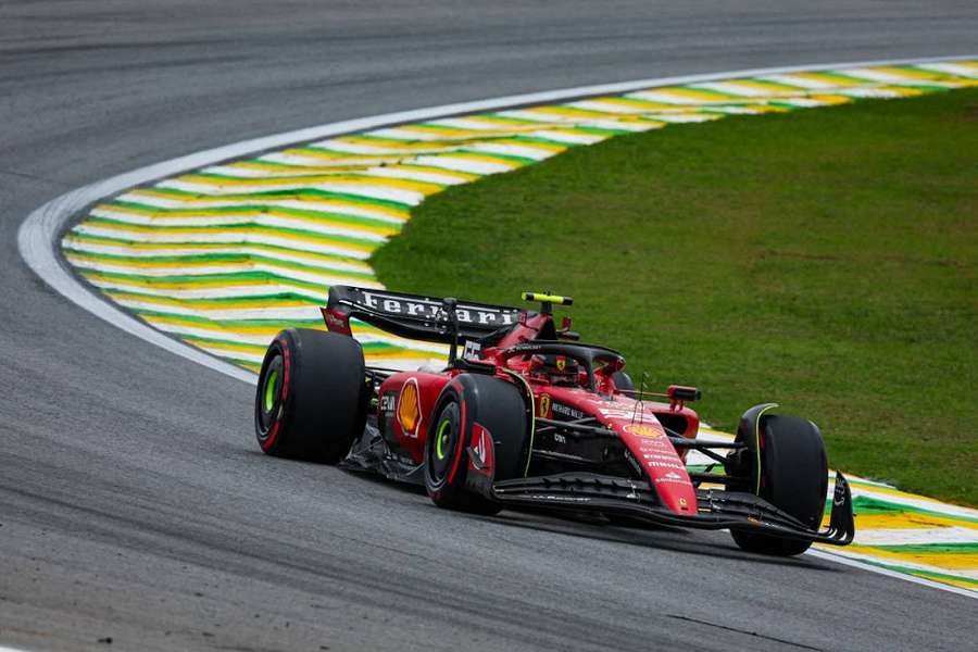 Sainz sur le tracé d'Interlagos.