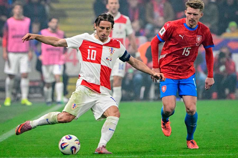 Český reprezentant Pavel Šulc měl na starosti největší chorvatskou hvězdu Luku Modriče. Český reprezentant Pavel Šulc měl na starosti největší chorvatskou hvězdu Luku Modriče.