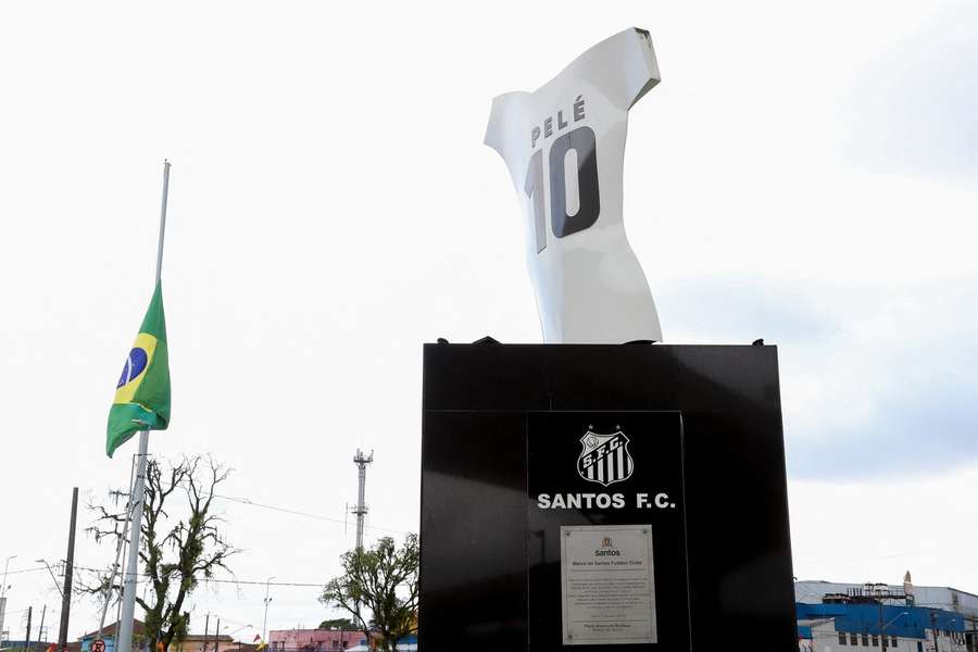 Santos plánuje vyradiť Pelého číslo 10, rozhodne správna rada klubu