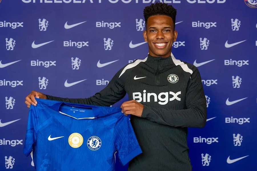 Estêvão Willian oficializado pelo Chelsea