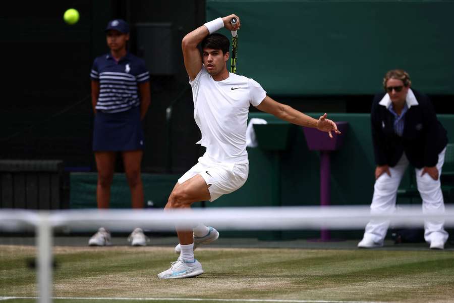 Alcaraz contra Djokovic, un duelo generacional.