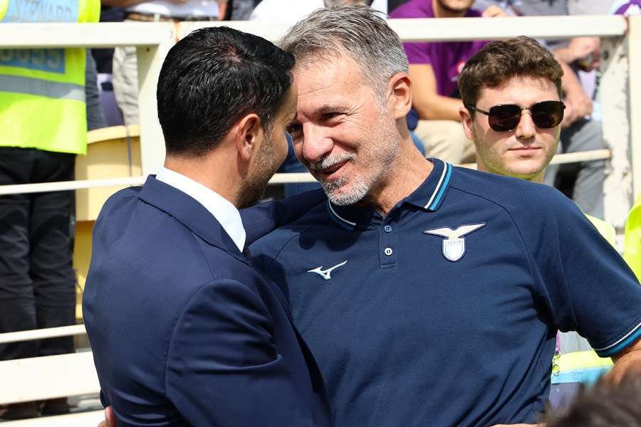 Raffaele Palladino e Marco Baroni si salutano prima di Fiorentina-Lazio