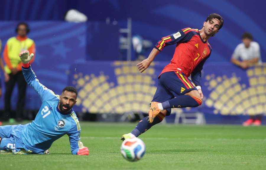 Il tiro di Ferran Torres Il tiro di Ferran Torres