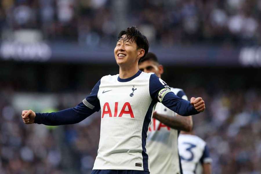 Heung-min Son, capitão do Tottenham, renovou até 2026