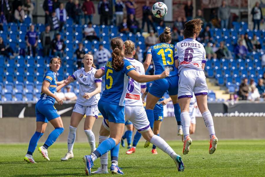 Austria wahrt dank einer Nullnummer die Tabellenführung 