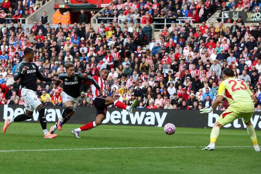 Wilson Isidor of Sunderland shoots to score