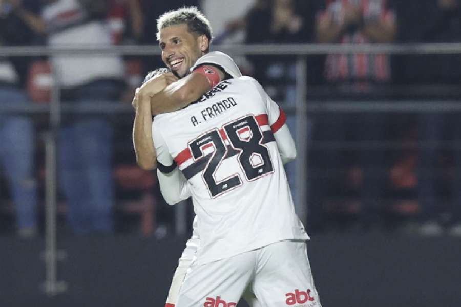 Calleri marcou seu oitavo gol com a camisa do São Paulo neste ano