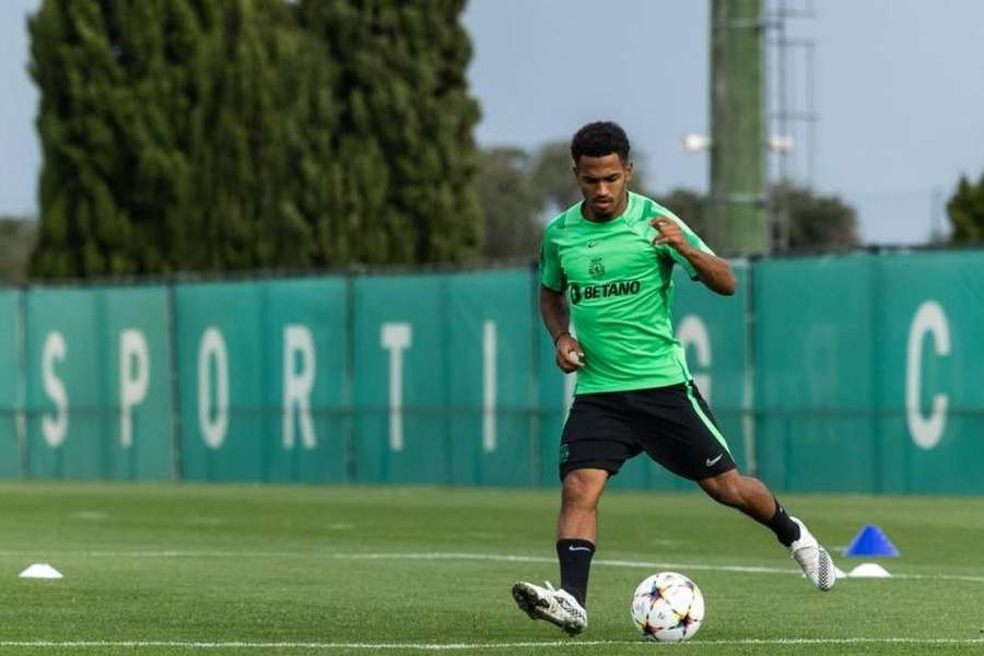 Marcus Edwards no treino do Sporting