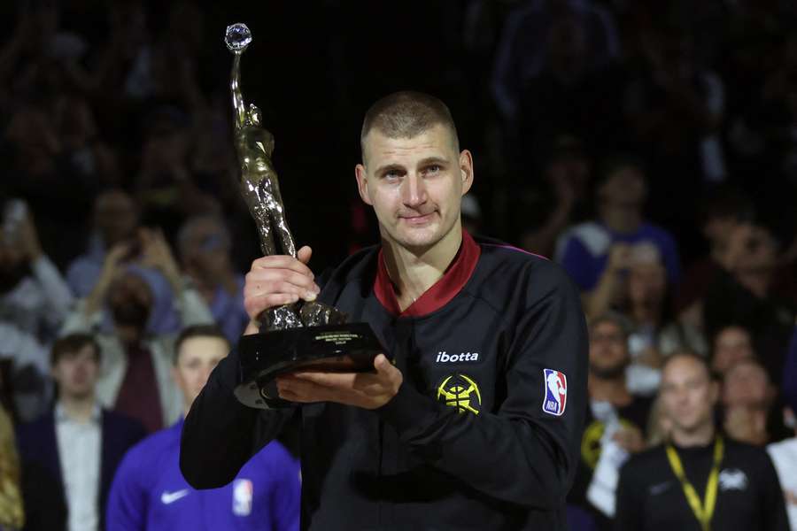 No hay MVP esta temporada para Nikola Jokić, pero a quién le importa.