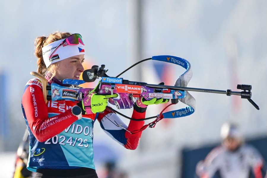 Davidová dojela ve sprintu v Hochfilzenu sedmá. Davidová dojela ve sprintu v Hochfilzenu sedmá.