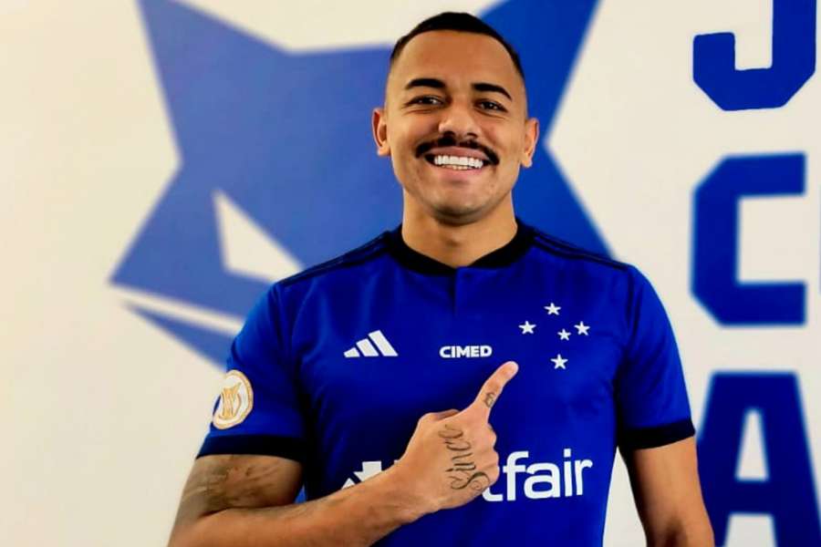 Rafael Elias chegou ao Cruzeiro nesta quinta-feira (27)