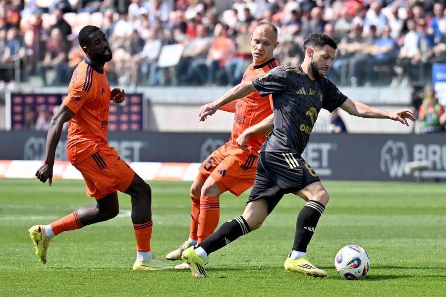 Niedziela z Ekstraklasą: Pewna wyjazdowa wygrana Wisły, Raków podejmuje Cracovię