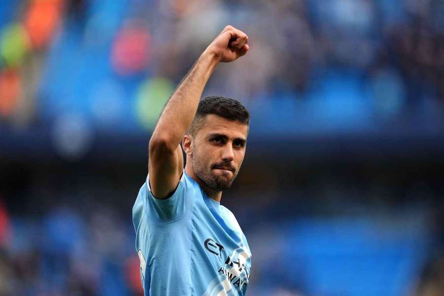 Pep Guardiola delivers worrying injury update for Man City ace Rodri