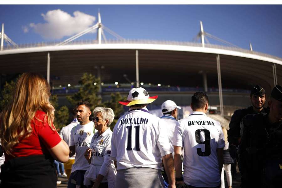 Fani Realu Madryt przed finałem Ligi Mistrzów w Paryżu tracili bilety, zostawali okradani i pobici