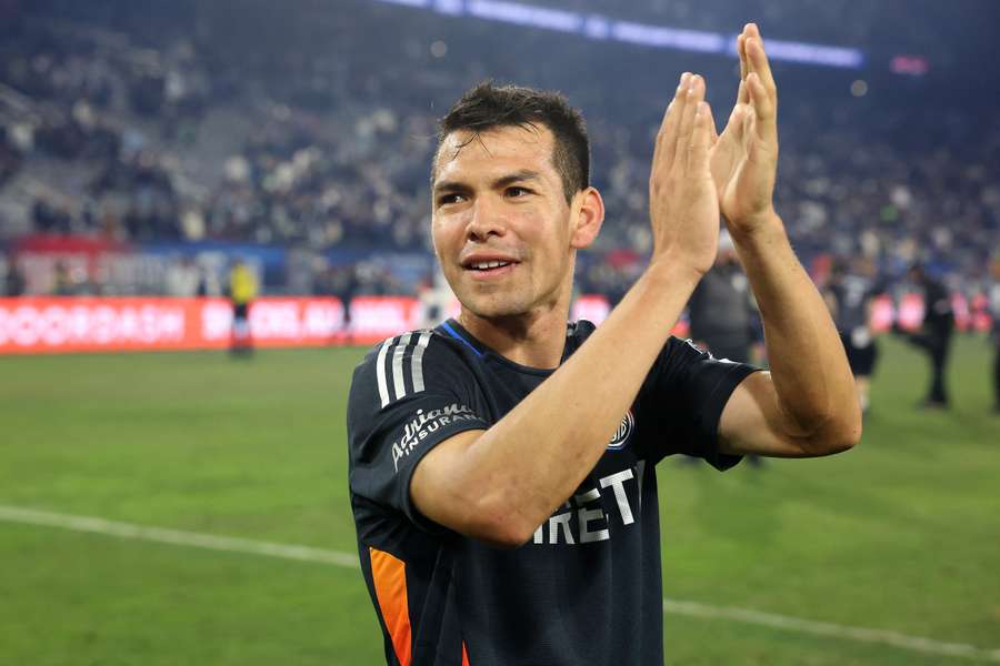 Hirving Lozano agradece el apoyo del público Hirving Lozano agradece el apoyo del público
