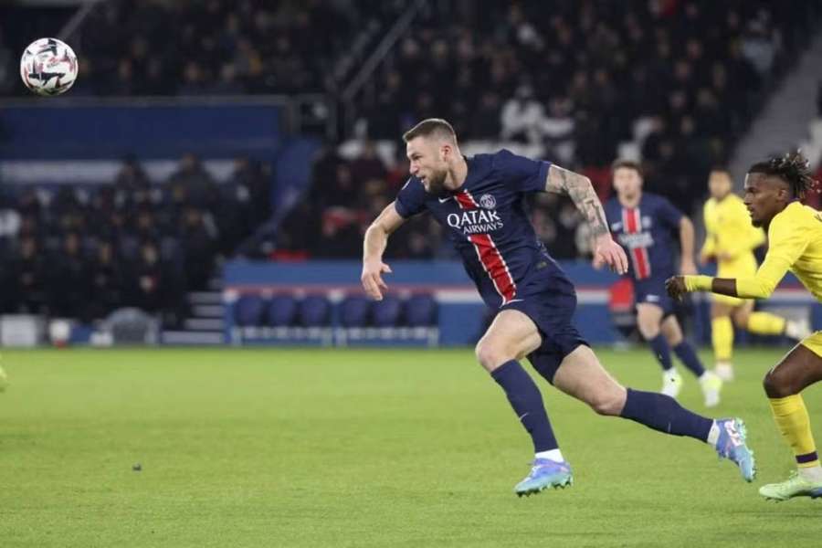 Škriniar je na odchode z PSG.