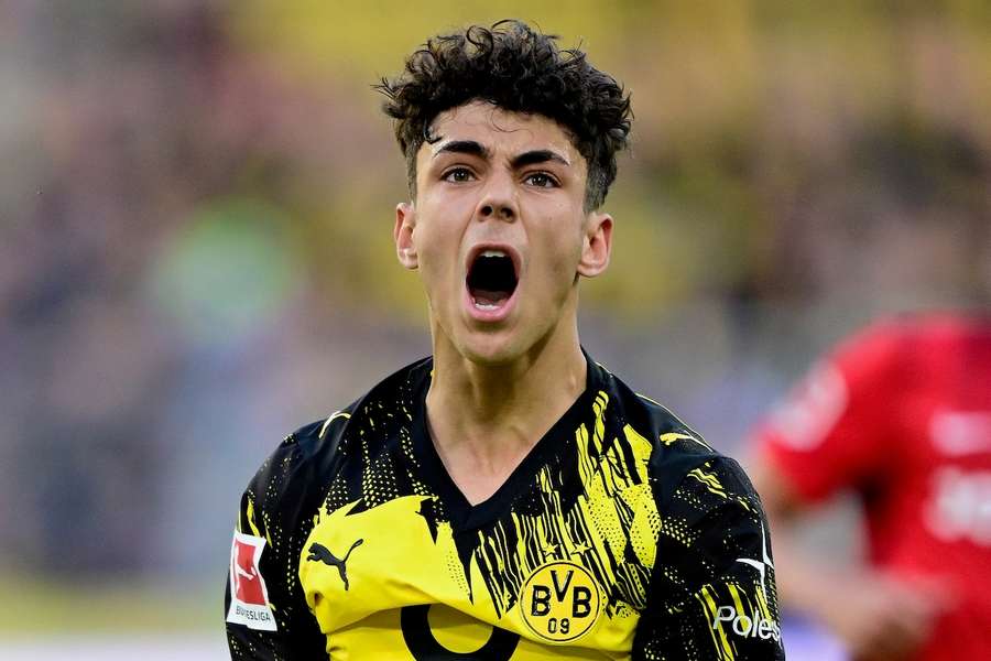 Samuele Inacio bei seinem Startelfdebüt in der Bundesliga für Borussia Dortmund