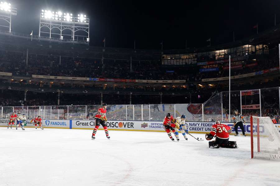St Louis and Chicago do battle at Wrigley Field