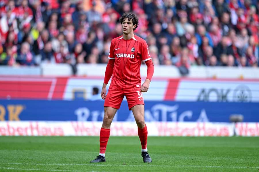 Röhl hatte sich am vergangenen Spieltag gegen Bochum am Knöchel verletzt.