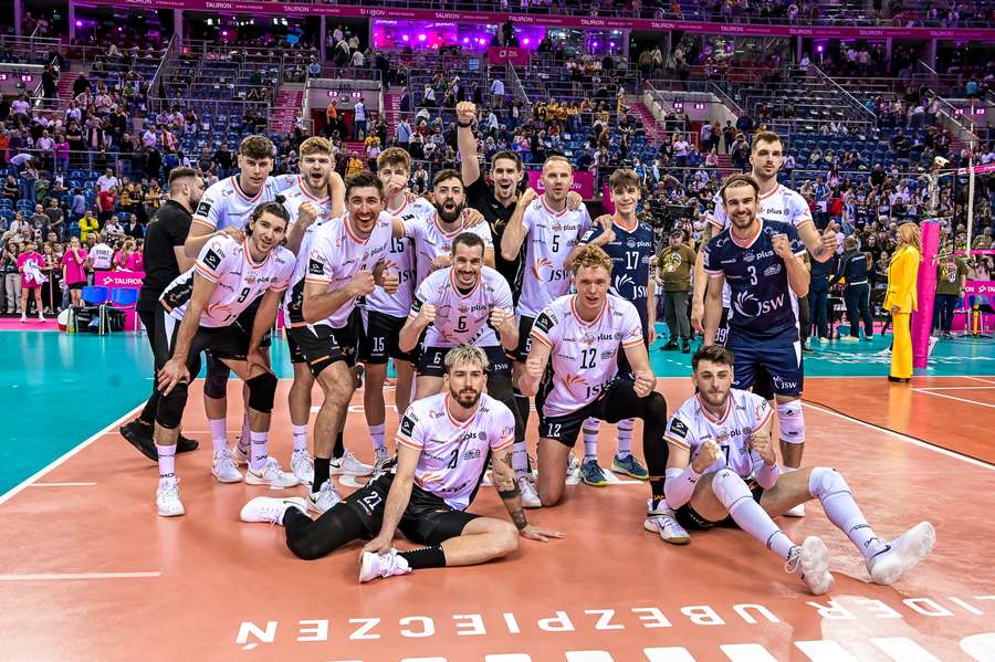 Jastrzębski Węgiel po pięciu porażkach przełamał klątwę finału i wygrywa Puchar Polski