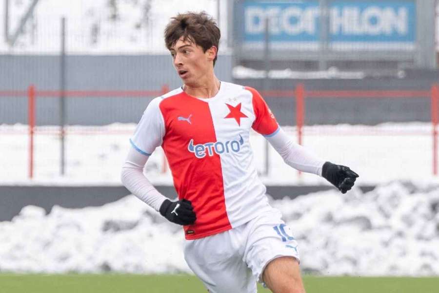 Slavia začala dělat z Živanic céčko. Do týmu z ČFL poslala svého trenéra a sedm hráčů