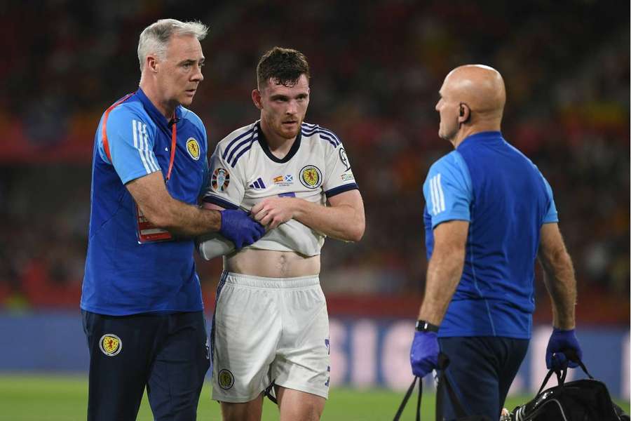 Andrew Robertson lesionou-se durante a Data FIFA