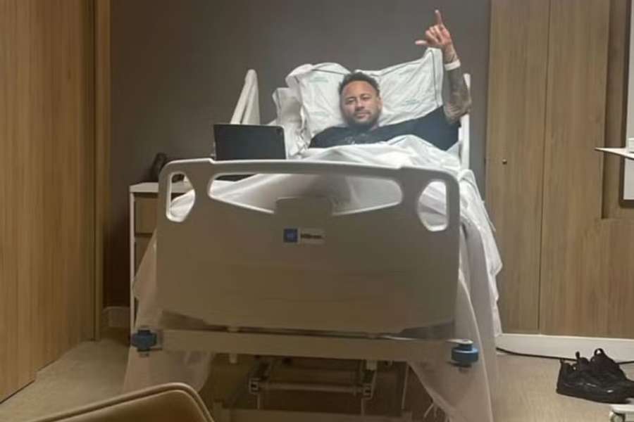 Neymar postou foto na clínica de Belo Horizonte Neymar postou foto na clínica de Belo Horizonte