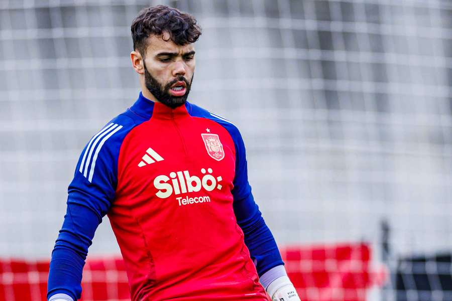 Raya durante a sessão de treino antes do jogo contra a Sérvia