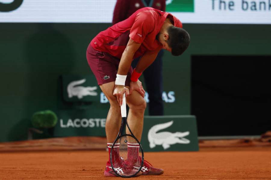 Djokovic, cansado durante el partido ante Musetti.