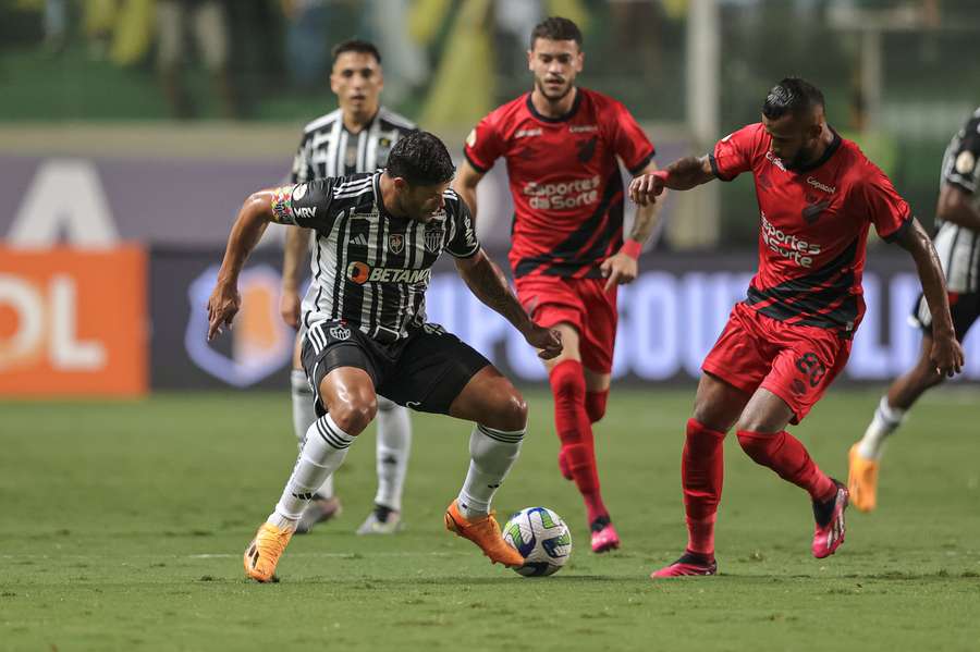 BOTAFOGO X FLAMENGO PELO BRASILEIRÃO, FURACÃO E GALO FICAM NO EMPATE E  MAIS!