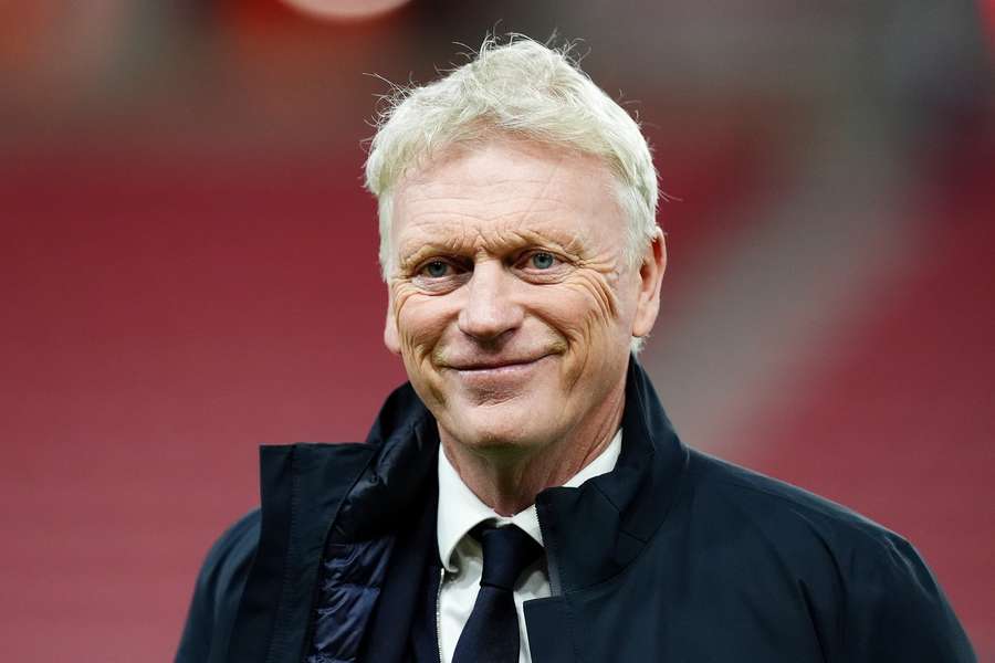 Moyes on Everton's striker crisis: We are putting them under pressure to score goals! Moyes on Everton's striker crisis: We are putting them under pressure to score goals!