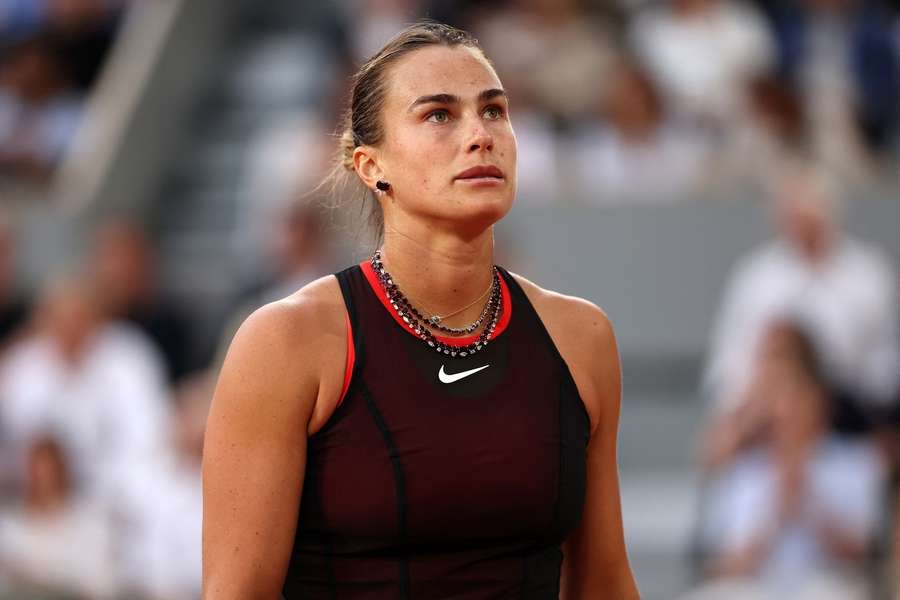 Aryna Sabalenková předvedla totální kolaps a na French Open končí. Aryna Sabalenková předvedla totální kolaps a na French Open končí.