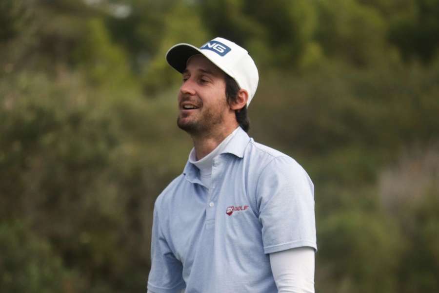 Golfista Tomás Melo Gouveia avança em torneio na África do Sul