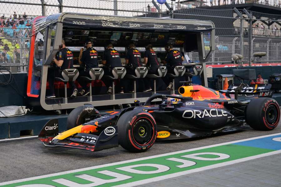 Max Verstappen se nevešel do desítky.