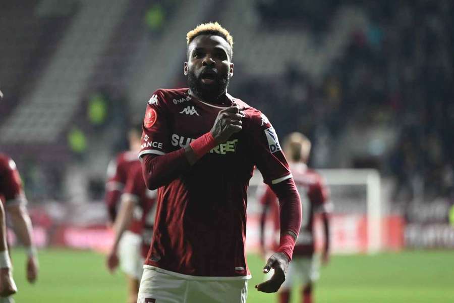 Aaron Boupendza a jucat în 11 partide pentru Rapid şi a marcat 5 goluri, 3 în Superliga şi 2 în Cupa României