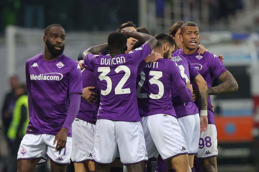 A late penalty brought all the points to Fiorentina