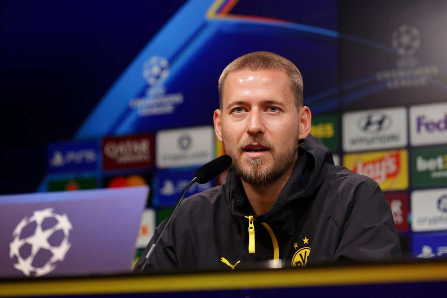 Anton möchte sich nach vorne orientieren Anton möchte sich nach vorne orientieren