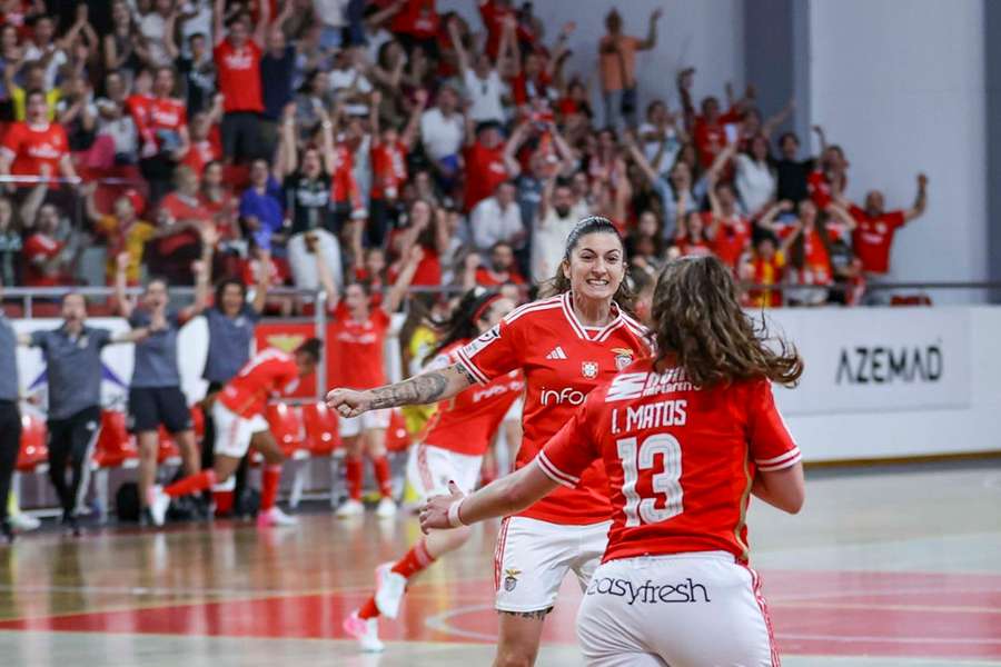 Benfica dominou os play-offs e sagrou-se novamente campeão de futsal feminino