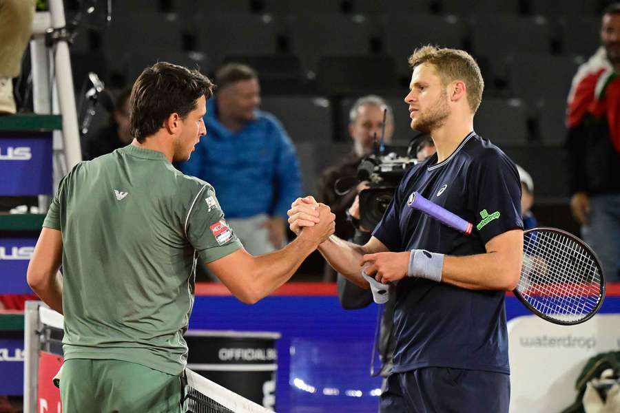 Hanfmann si congratula con Darderi per l’accesso ai quarti di finale
