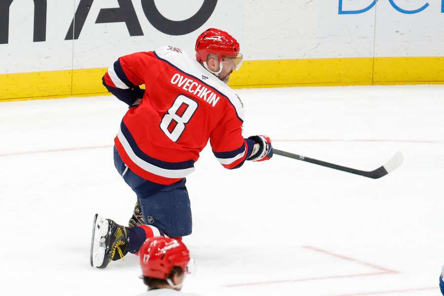 Alex Ovechkin erzielte das 1000. Tor von seiner Lieblingsposition. Alex Ovechkin erzielte das 1000. Tor von seiner Lieblingsposition.
