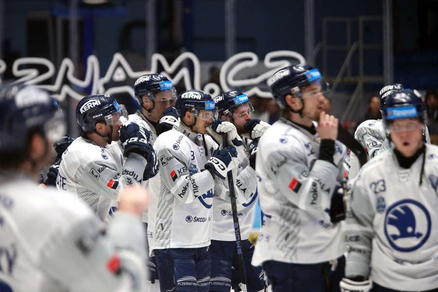 Plzeň se loučí se sedmičkou hráčů. Plzeň se loučí se sedmičkou hráčů.