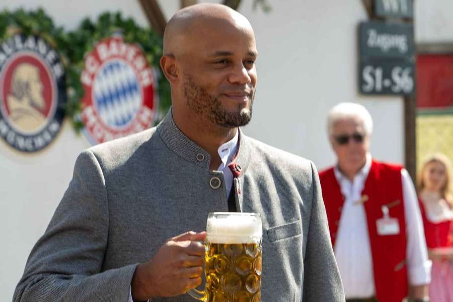 Vincent Kompany auf Besuch beim Oktoberfest.